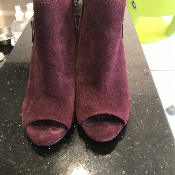 Marc Fisher Plum Purple Suede Peep Toe Block Heels - Picture 2 of 13